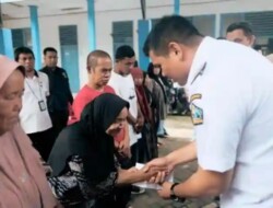 Bupati Bantaeng Uji Nurdin Serahkan Bantuan Atensi Rp 208 Juta Kepada 78 Penerima Manfaat