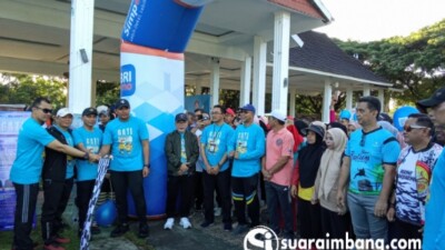 Ayah dan Anak Jalan Santai, Wujudkan Komunikasi Positif