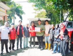 Banjir Bantaeng, Bupati Uji Nurdin Terima Bantuan dari PDI Perjuangan