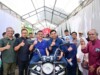 Serahkan Bantuan Motor Pengangkut Sampah, Ini Harapan ARW