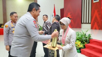 Polda Sulsel Gelar Wisuda Purnabakti, Kapolda Apresiasi Dedikasi Anggota