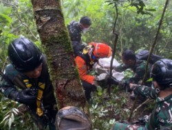 Tim SAR Berjuang Evakuasi Korban di Medan Ekstrem Maros