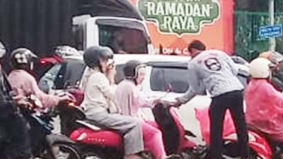 Berbagi Takjil Hotel Premier Makasssr dengan Suara Imbang Berlangsung Sukses