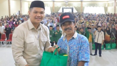 Bupati Bantaeng Bagi Sembako, 670 Mustahiq Terima Bantuan Ramadhan!