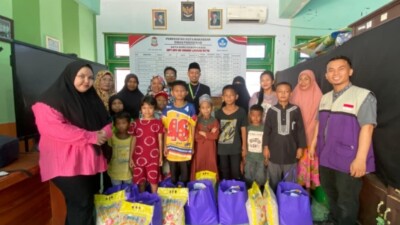 BMM Sul-Sel Bagikan Bingkisan Lebaran Ceria untuk Anak Yatim