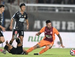 Pesut Etam Mengamuk, Semen Padang Tak Berkutik Malam Ini