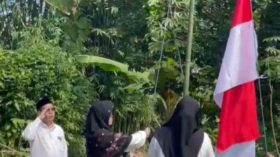MKKS SMP Swasta Makassar Gelar Hardiknas di Kebun Petani Pisang Capendis