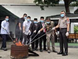 Kajari Bantaeng Musnahkan Barang Bukti Inkracht Ratusan Kasus
