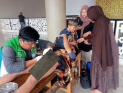 Camat Makassar Launching Ambulans, Sunatan dan Donor Darah